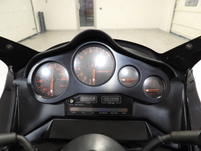 HONDA VF1000 F 16V (1984) 11