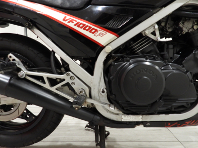 HONDA VF1000 F 16V (1984) 23