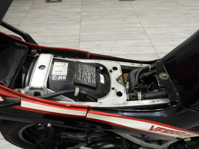 HONDA VF1000 F 16V (1984) 29