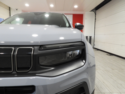JEEP AVENGER 1.2 TURBO E-HYBRID EDCT6 100CV FWD LONGITUDE MY’26 (2026) 9