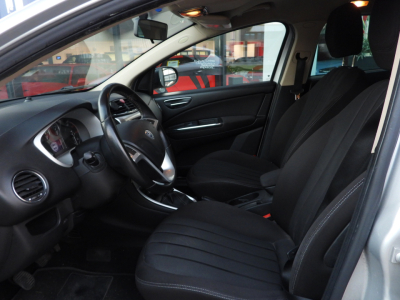 LANCIA DELTA 1.6 MJT 120CV PLATINO (2011) 11