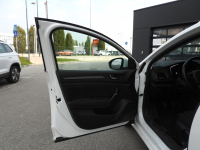 RENAULT MEGANE SPORTER 1.5 DCI BUSINESS 115CV AUTOCARRO (2022) 12
