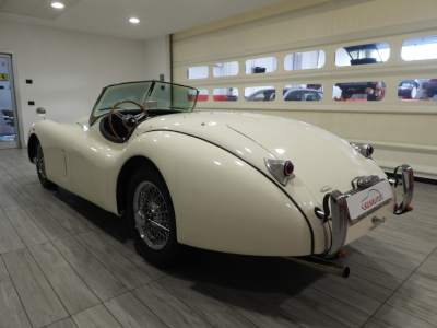 JAGUAR XK 120 3.4 LITRE O.T.S. (1954) 3
