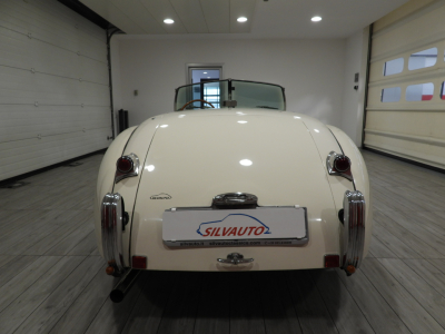 JAGUAR XK 120 3.4 LITRE O.T.S. (1954) 4