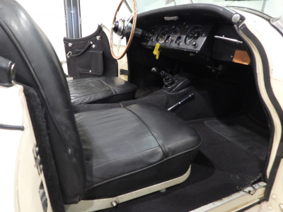 JAGUAR XK 120 3.4 LITRE O.T.S. (1954) 26
