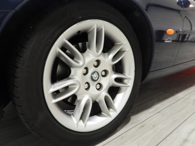 JAGUAR XK8 COUPE’ 4.0 V8 (2002) 10