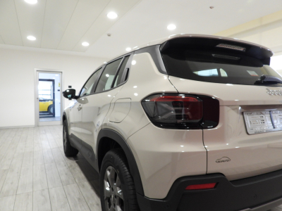 JEEP AVENGER 1.2 TURBO E-HYBRID EDCT6 100CV FWD LONGITUDE MY’26 (2026) 10