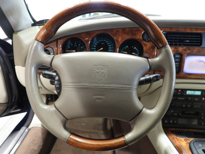 JAGUAR XK8 COUPE’ 4.0 V8 (2002) 22