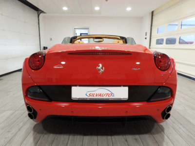 FERRARI CALIFORNIA (2010) 4