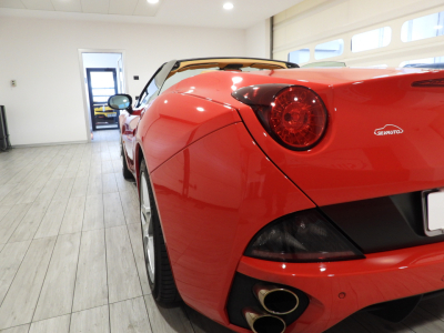 FERRARI CALIFORNIA (2010) 12