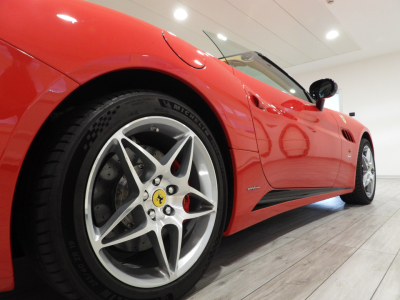 FERRARI CALIFORNIA (2010) 14