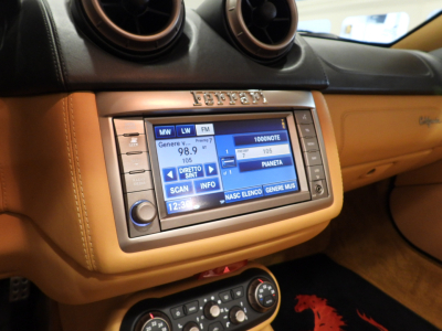 FERRARI CALIFORNIA (2010) 25