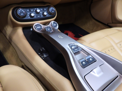 FERRARI CALIFORNIA (2010) 26