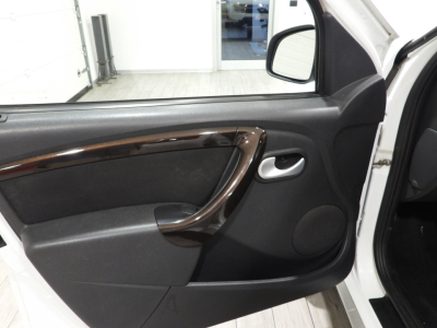 DACIA DUSTER 1.6 GPL LAUREATE 110CV (2012) 15