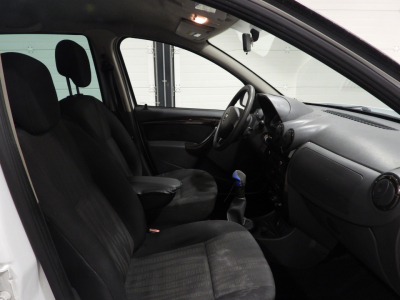 DACIA DUSTER 1.6 GPL LAUREATE 110CV (2012) 23