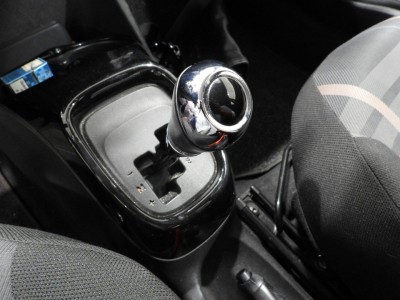PEUGEOT 108 3P 1.0 ALLURE ETG5 (2014) 19