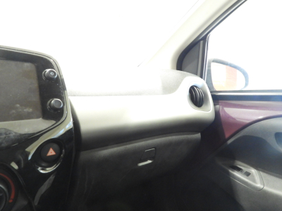 PEUGEOT 108 3P 1.0 ALLURE ETG5 (2014) 20