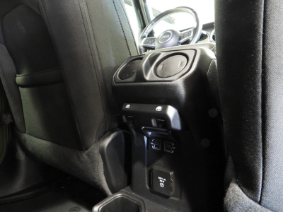 JEEP WRANGLER UNLIMITED 2.0 272CV SAHARA (2022) 28