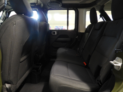 JEEP WRANGLER UNLIMITED 2.0 272CV SAHARA (2022) 29