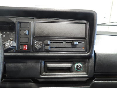 VOLKSWAGEN GOLF CABRIOLET 1.8 MKI ”YOUNG LINE” (1993) 21