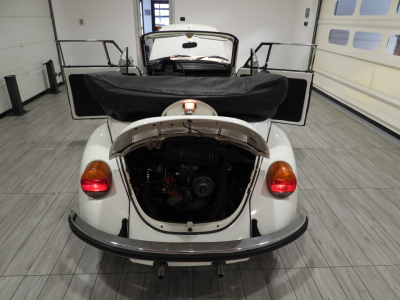 VOLKSWAGEN MAGGIOLONE CABRIOLET 1303 15D11 (1979) 44
