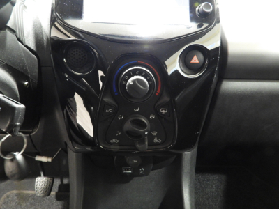 PEUGEOT 108 3P 1.0 ALLURE ETG5 (2014) 22