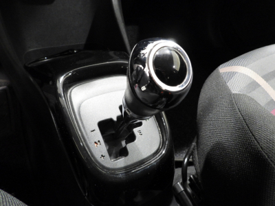 PEUGEOT 108 3P 1.0 ALLURE ETG5 (2014) 23
