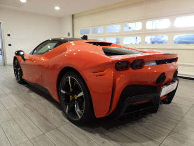 FERRARI SF90 STRADALE (2021) 3