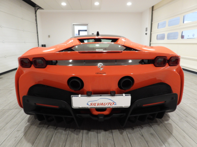FERRARI SF90 STRADALE (2021) 4