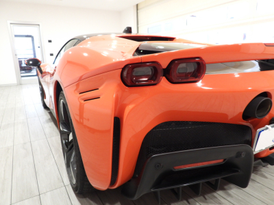 FERRARI SF90 STRADALE (2021) 13