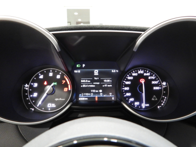 ALFA ROMEO GIULIA GTAM 2.9 V6 BI-TURBO 540CV (2021) 24