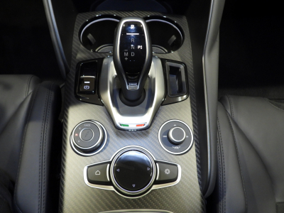 ALFA ROMEO GIULIA GTAM 2.9 V6 BI-TURBO 540CV (2021) 27