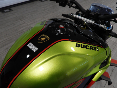 DUCATI STREETFIGHTER V4S LAMBORGHINI (2023) 14