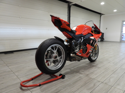 DUCATI PANIGALE V4 BAUTISTA 2022 WORLD CHAMPION REPLICA (2024) 3