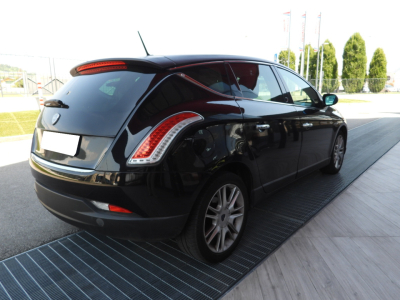 LANCIA DELTA 1.6 MJT DPF PLATINO 120CV (2010) 5