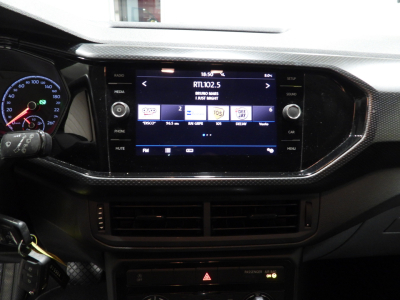 VOLKSWAGEN T-CROSS 1.6 TDI STYLE DSG 95CV (2019) 21