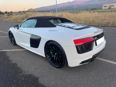 AUDI R8 SPYDER 5.2 V10 FSI QUATTRO S-TRONIC (2016) 2